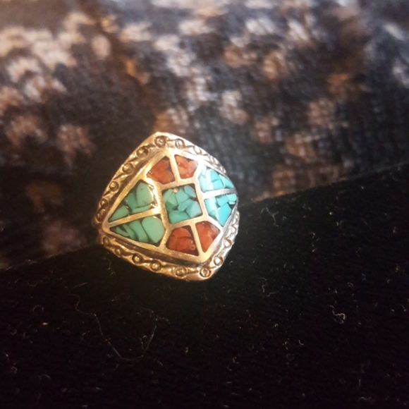 Turquoise and Sterling silver southwestern ring - Picture 2 of 5